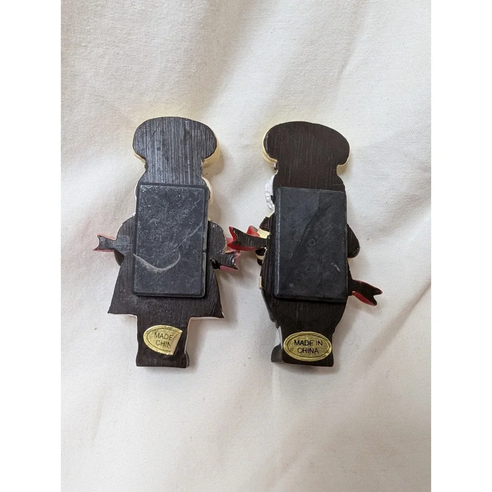 Hershey 's‎ Chocolate World Collectible Elf- 2 New Year magnets Valentine Figure